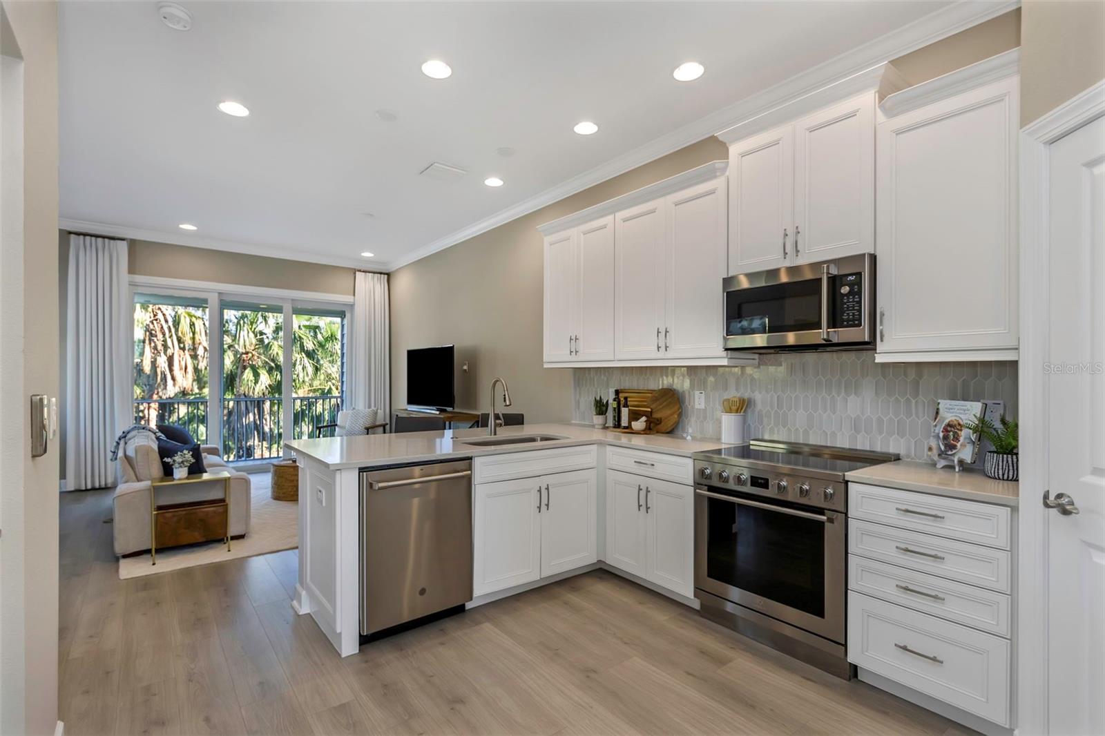 4069 ROCKY SHORES DR, TAMPA, FL, 33634