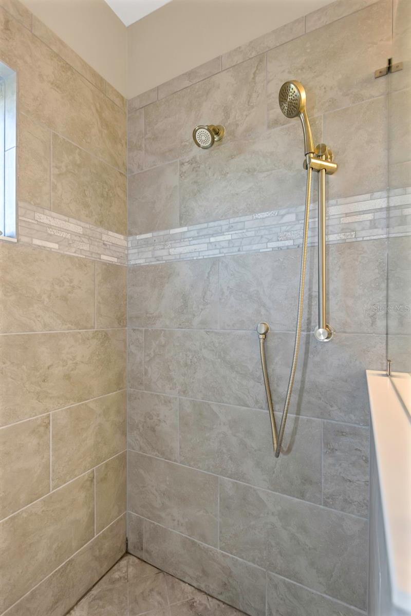 4069 ROCKY SHORES DR, TAMPA, FL, 33634