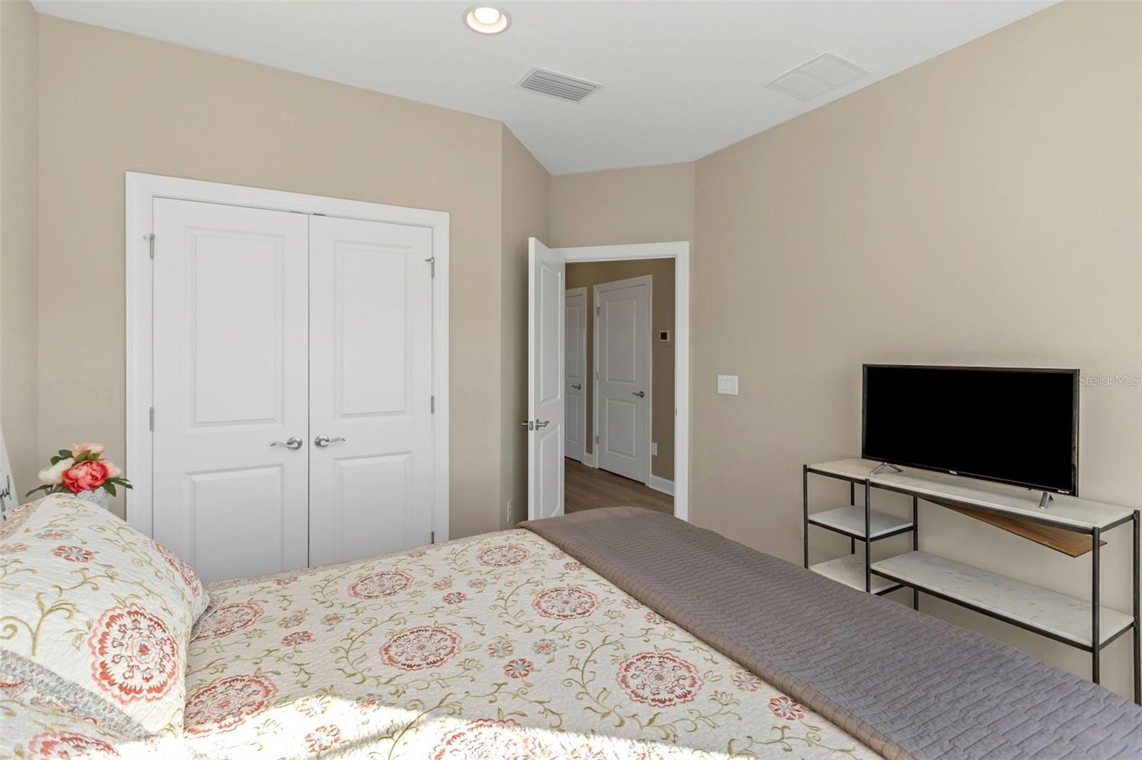 4069 ROCKY SHORES DR, TAMPA, FL, 33634