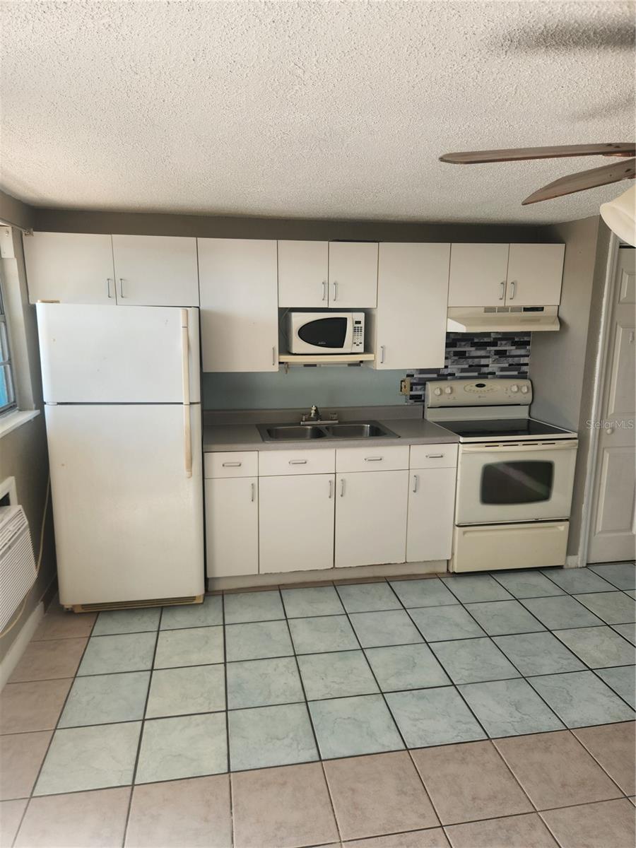2021 PENNSYLVANIA AVE #4, ENGLEWOOD, FL, 34224