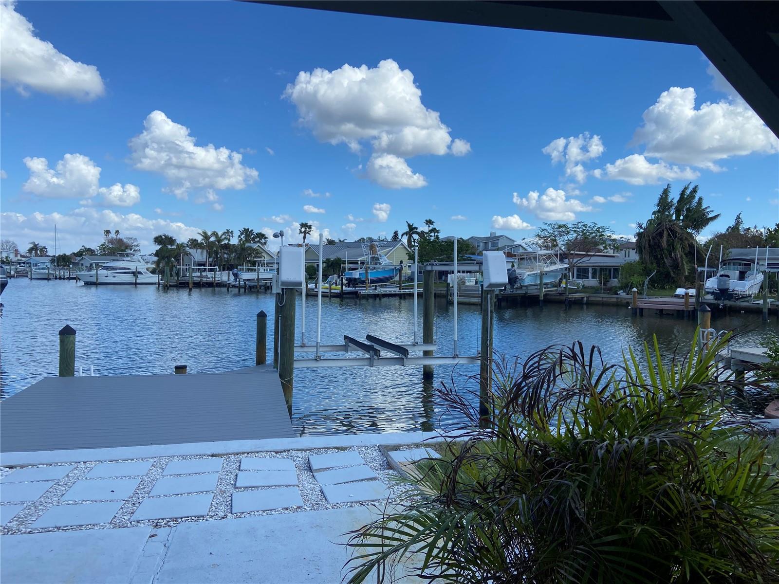 17613 1ST ST E, REDINGTON SHORES, FL, 33708