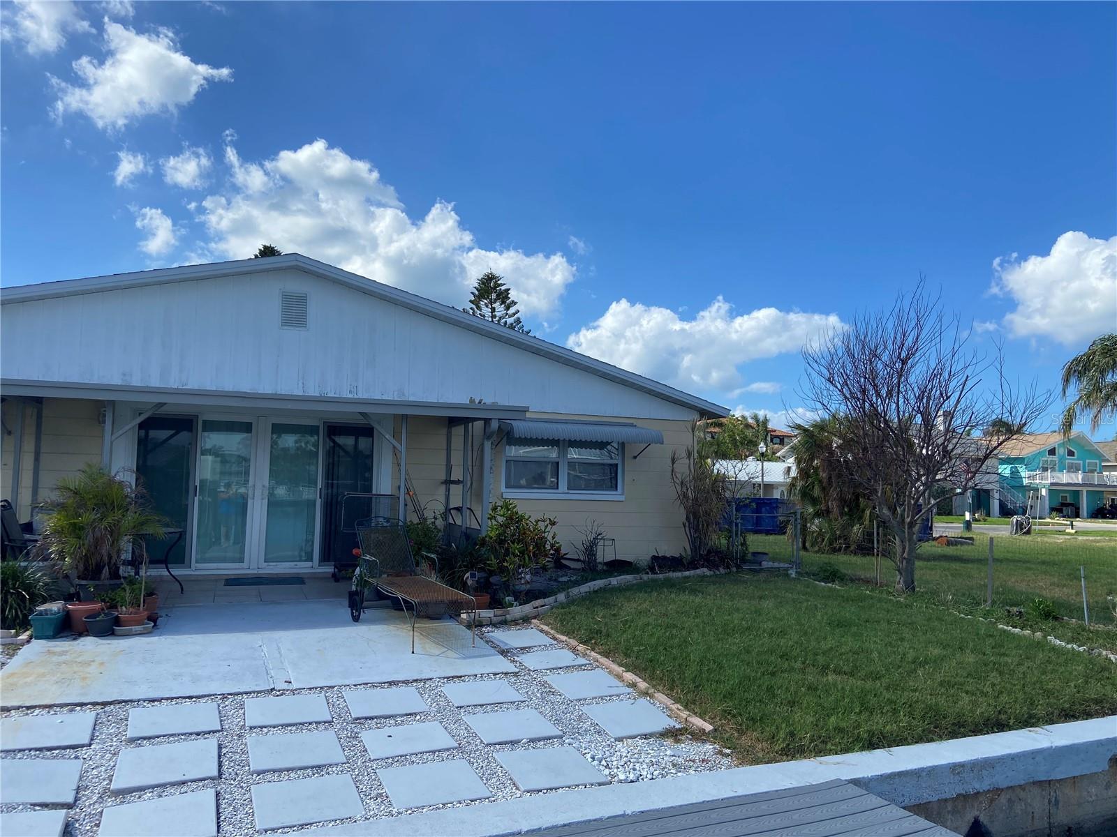 17613 1ST ST E, REDINGTON SHORES, FL, 33708