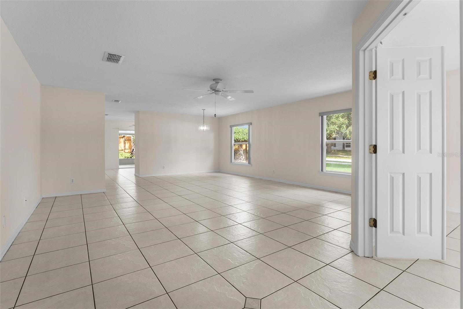 1511 WHOOPING DR, GROVELAND, FL, 34736