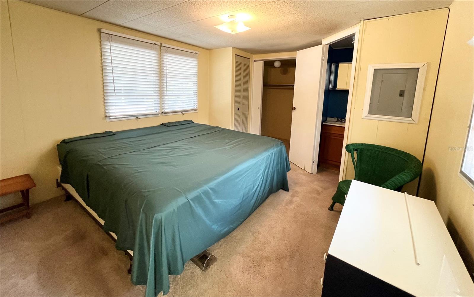 103 OAKWOOD BLVD, SARASOTA, FL, 34237