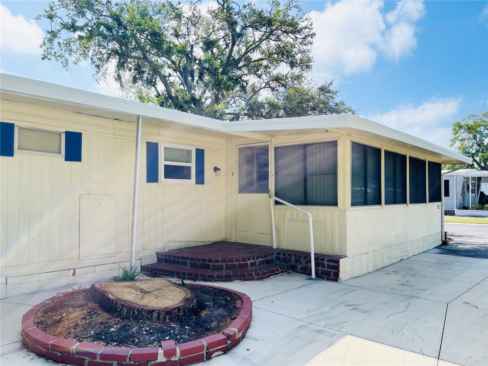 103 OAKWOOD BLVD, SARASOTA, FL, 34237