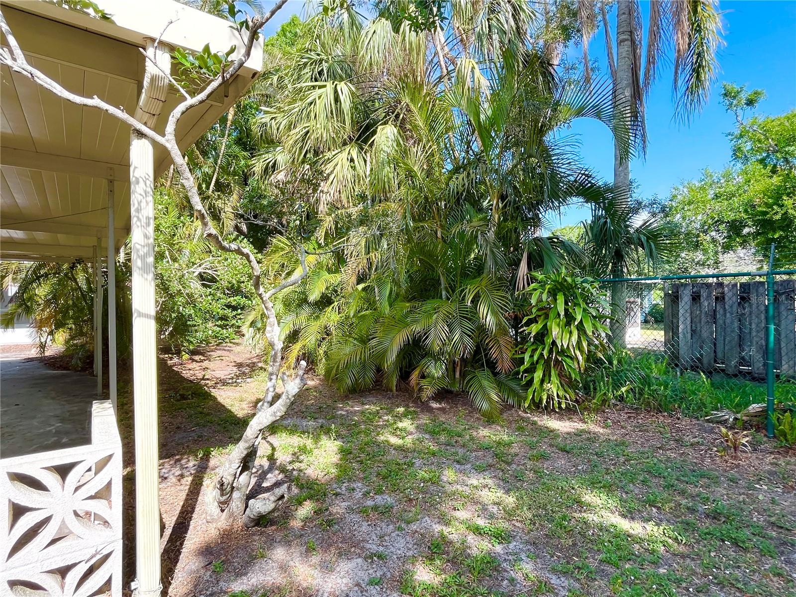 103 OAKWOOD BLVD, SARASOTA, FL, 34237