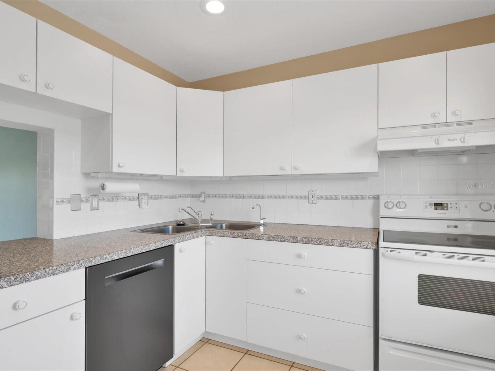4540 GULF OF MEXICO DR #204, LONGBOAT KEY, FL, 34228