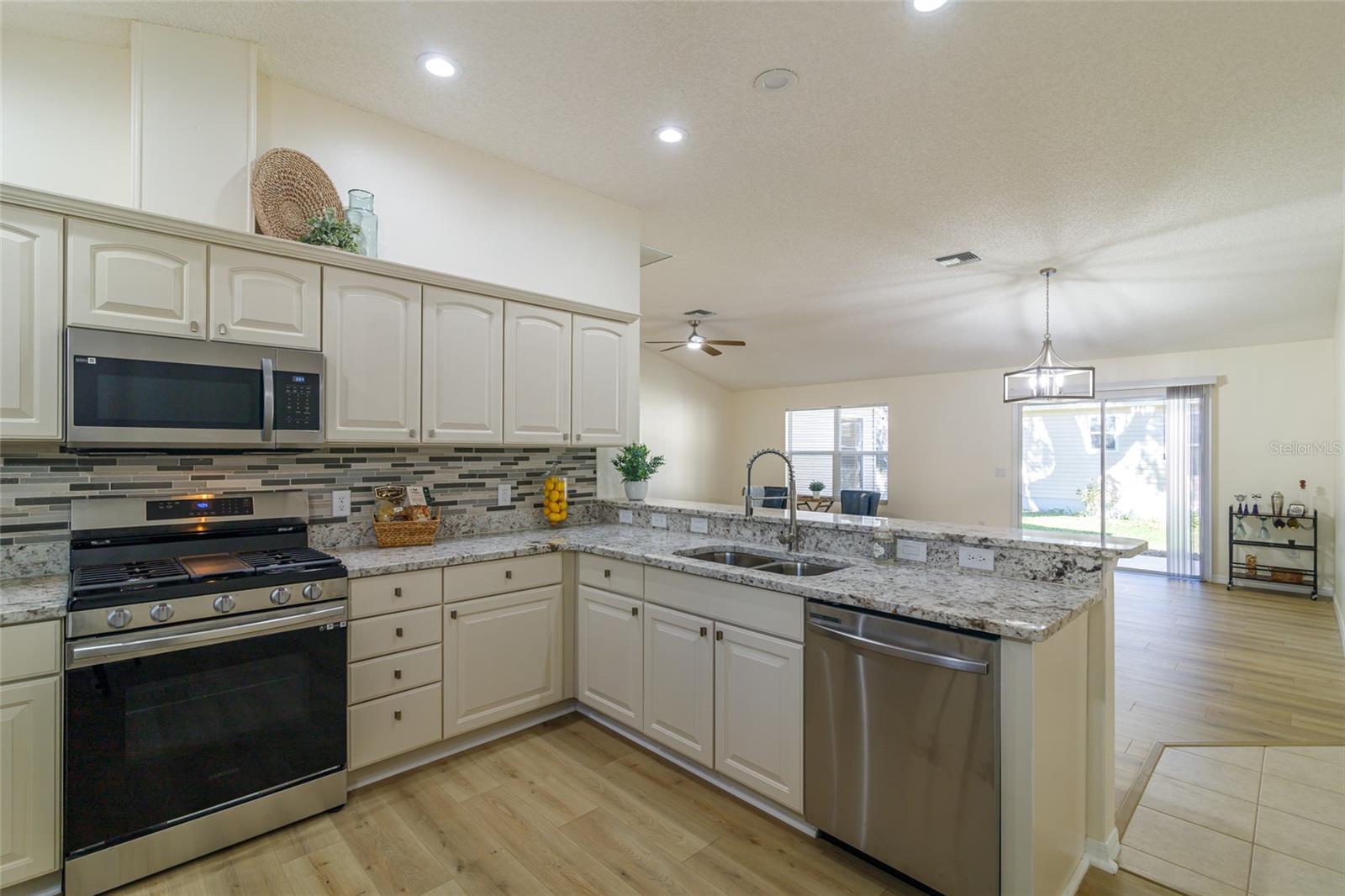 17066 SE 93RD YONDEL CIR, THE VILLAGES, FL, 32162