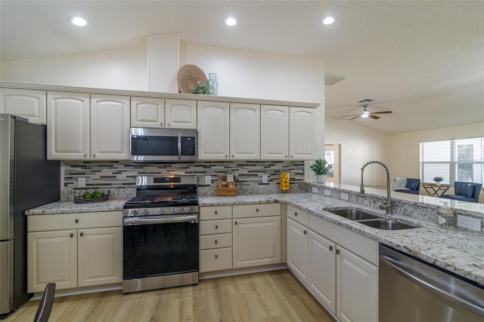 17066 SE 93RD YONDEL CIR, THE VILLAGES, FL, 32162