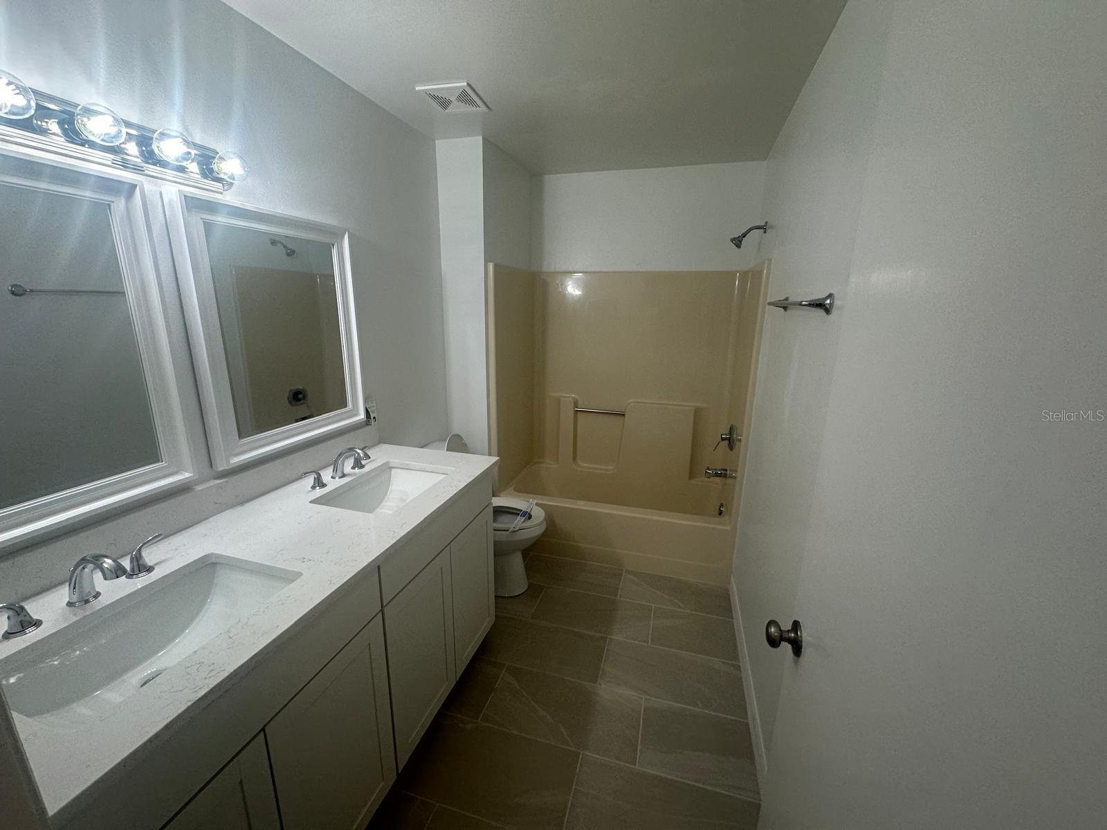 601 LELAND DR, DELTONA, FL, 32725