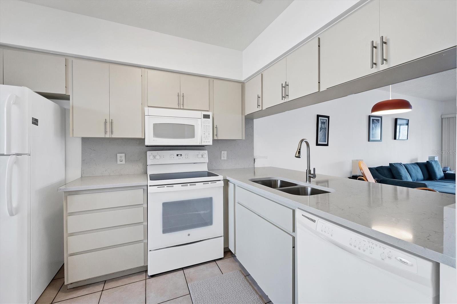2124 N TAMIAMI TRL #103, SARASOTA, FL, 34234