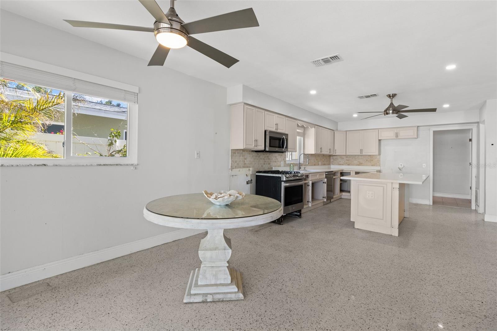 602 FLAMINGO DR, MADEIRA BEACH, FL, 33708