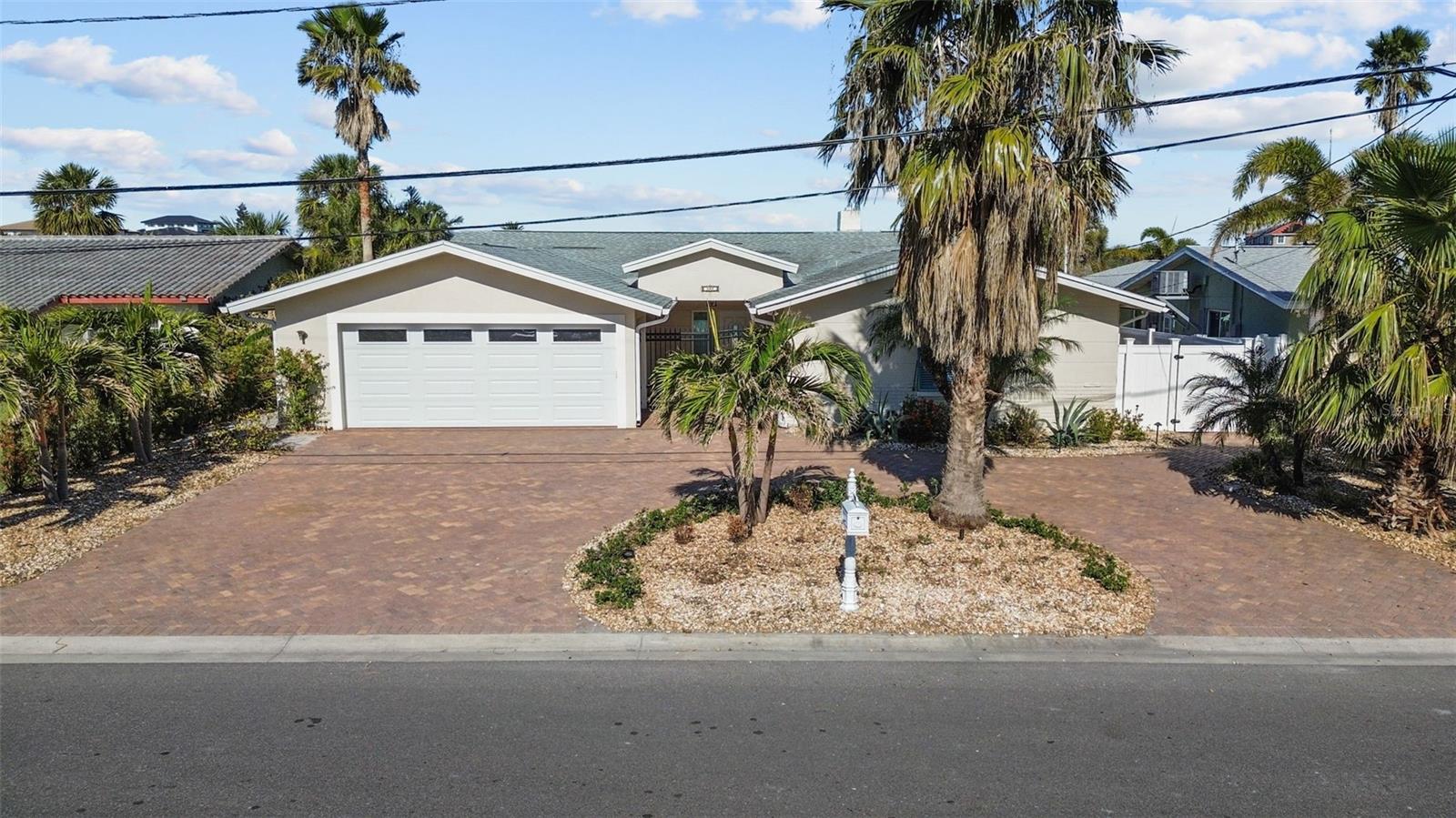 602 FLAMINGO DR, MADEIRA BEACH, FL, 33708