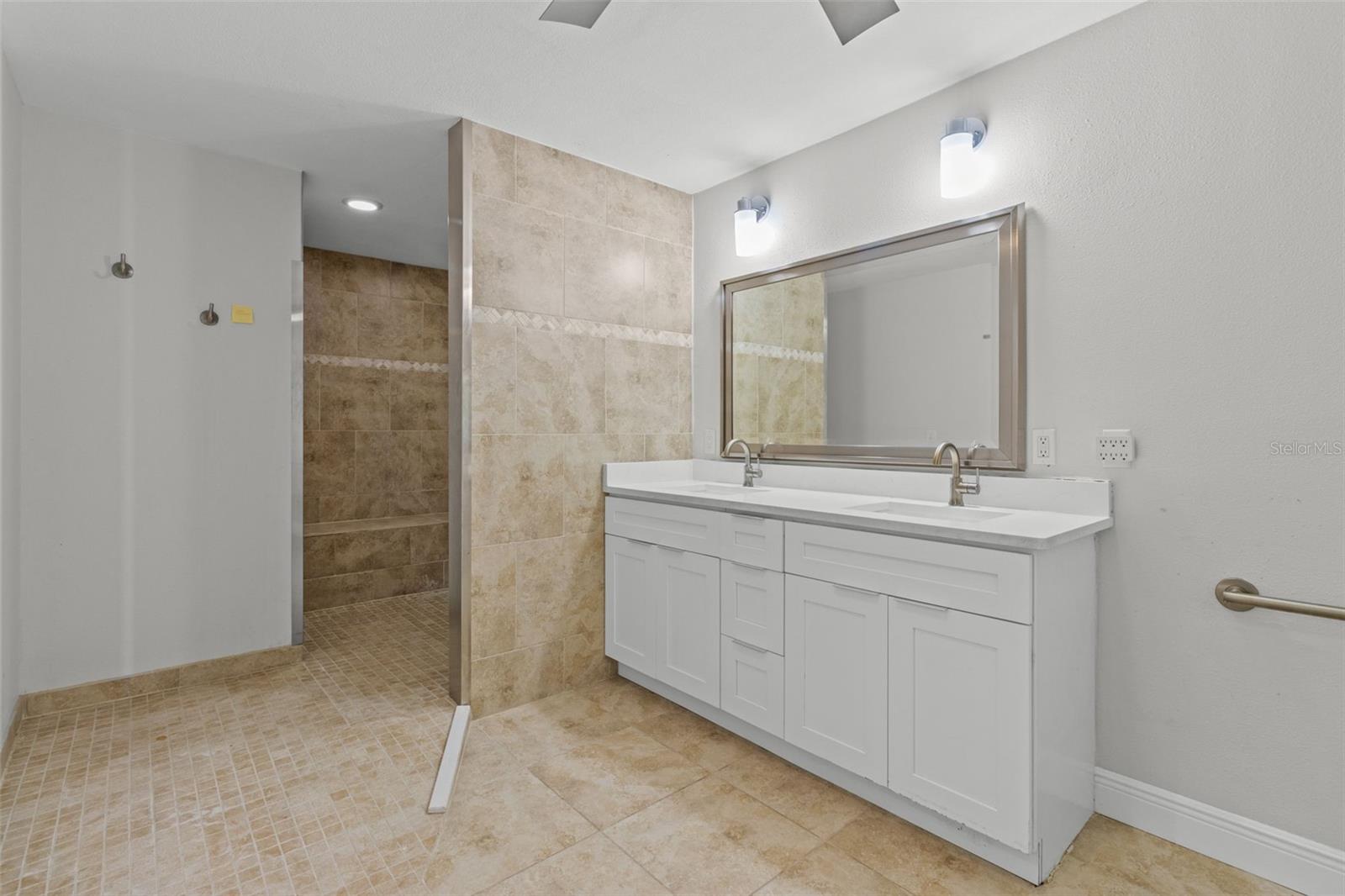 602 FLAMINGO DR, MADEIRA BEACH, FL, 33708