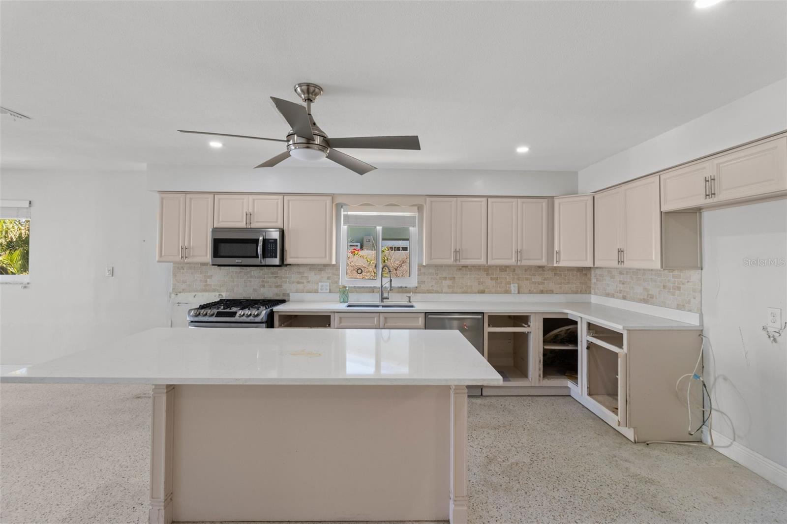 602 FLAMINGO DR, MADEIRA BEACH, FL, 33708