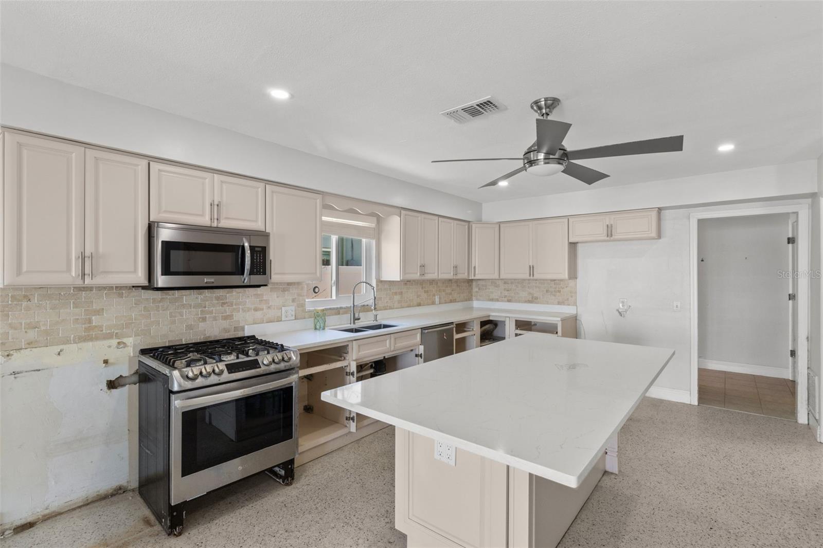 602 FLAMINGO DR, MADEIRA BEACH, FL, 33708