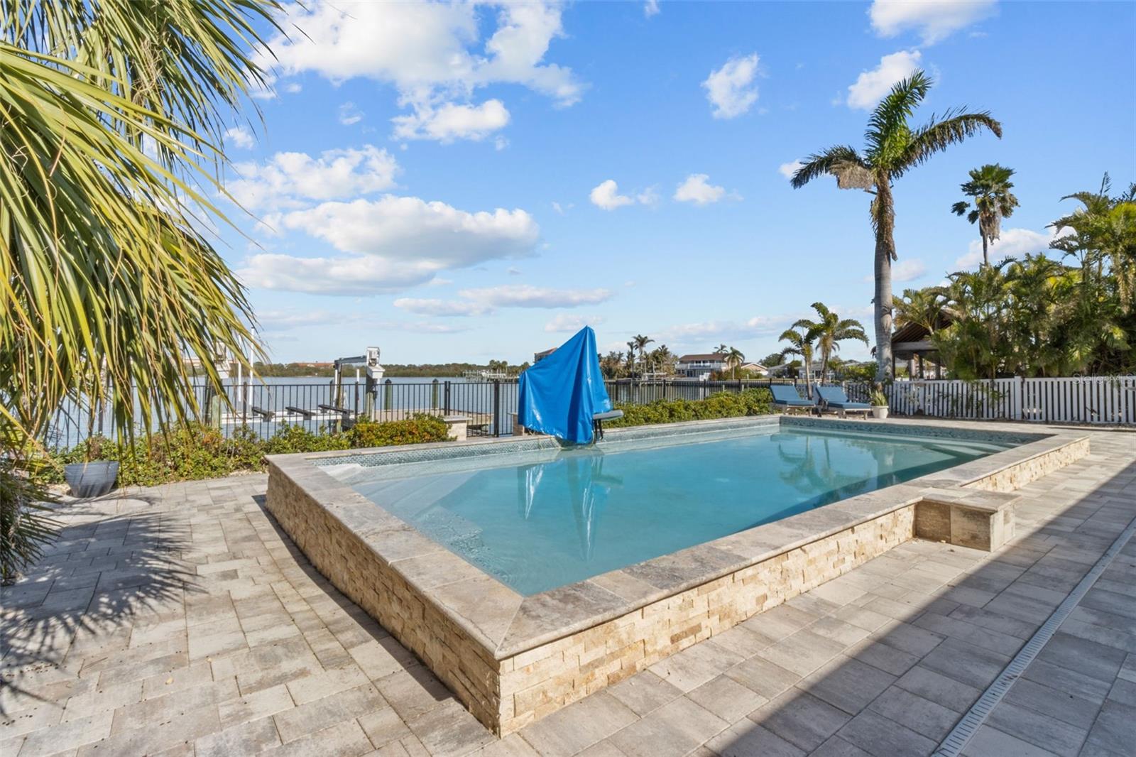 602 FLAMINGO DR, MADEIRA BEACH, FL, 33708