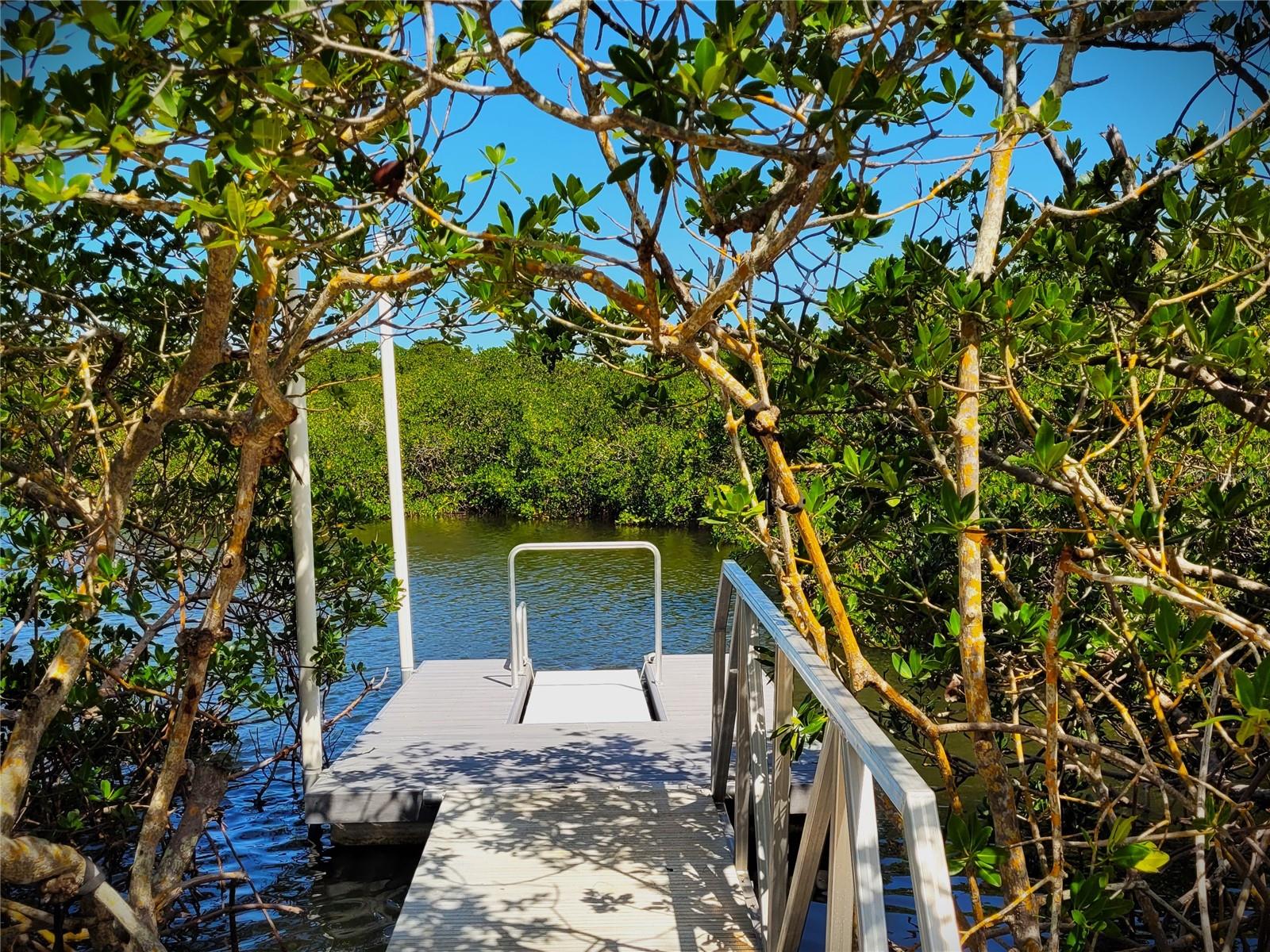 1720 STARLING DR #103, SARASOTA, FL, 34231