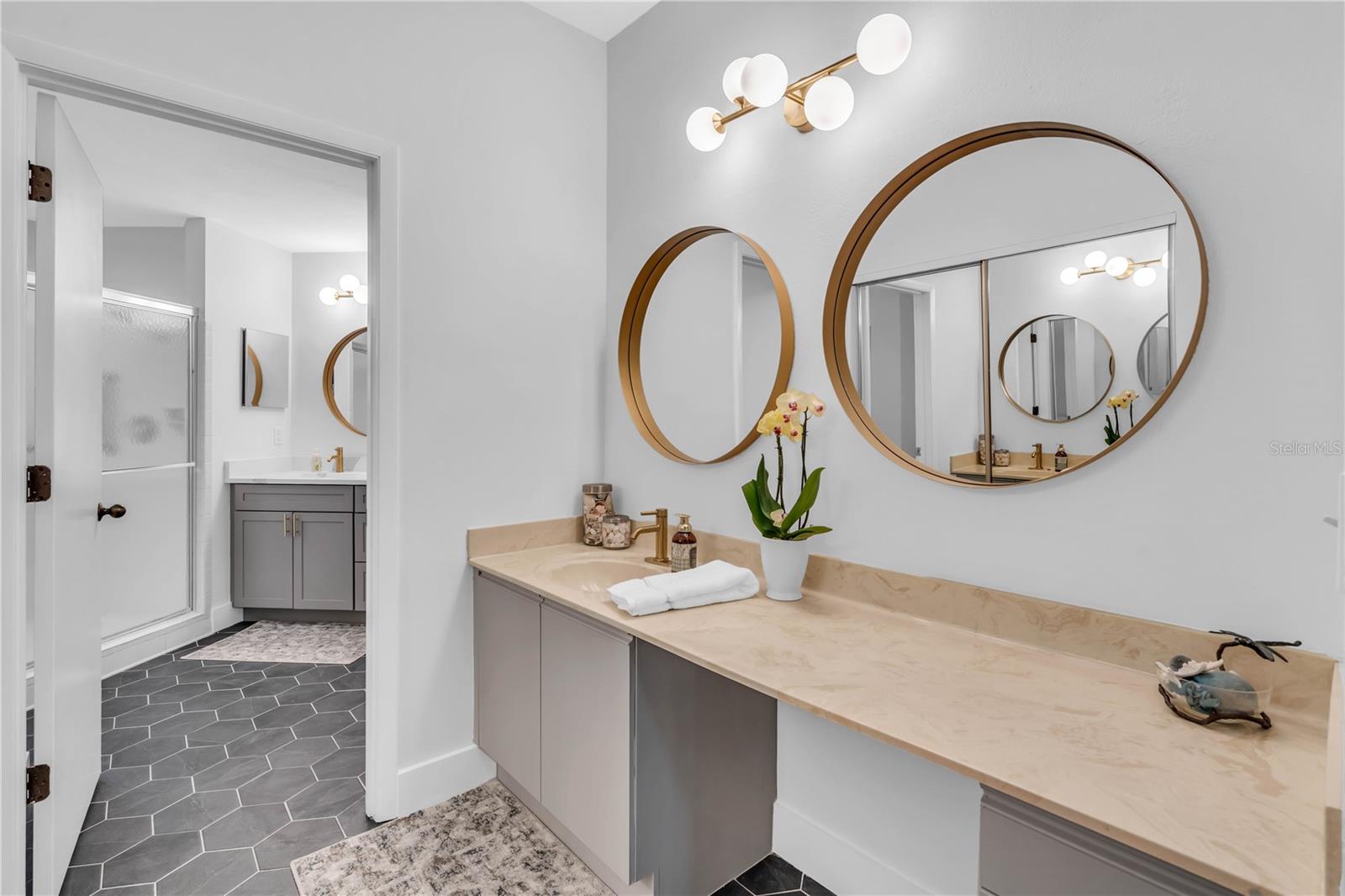 1720 STARLING DR #103, SARASOTA, FL, 34231