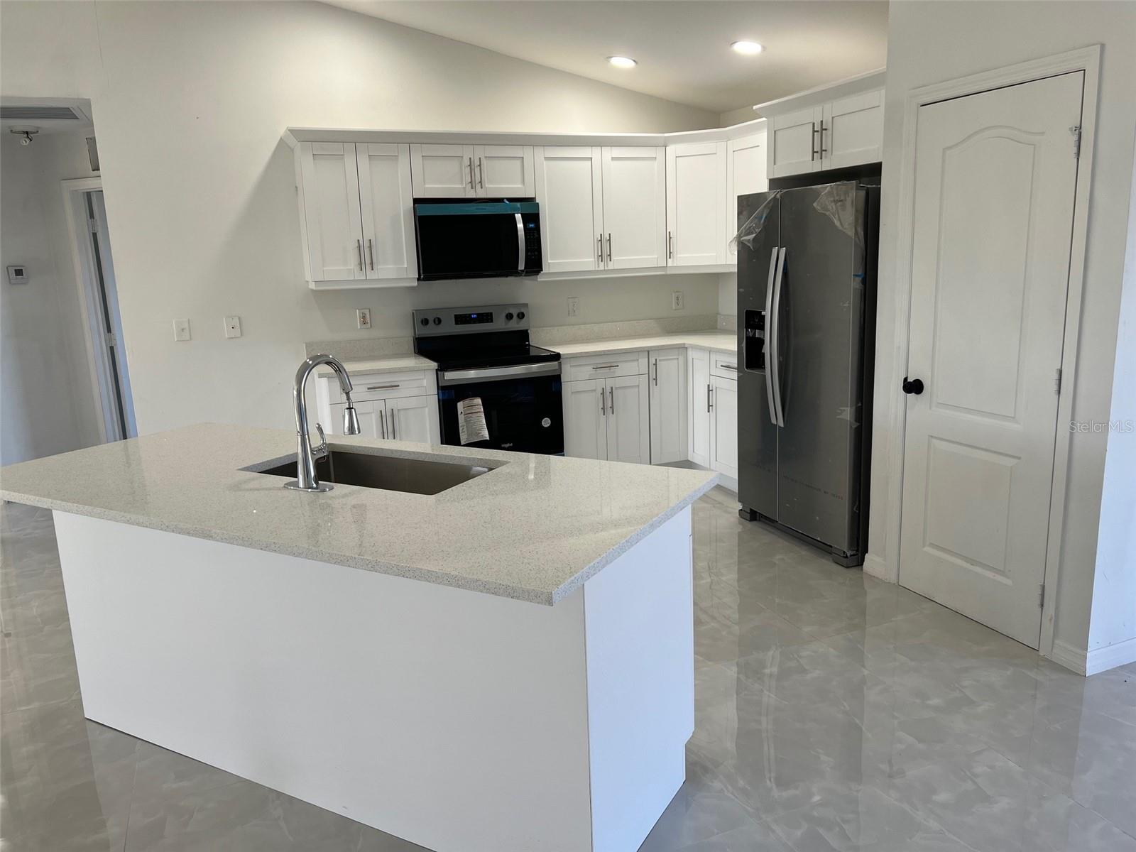 371 PORTAGE AVE, LEHIGH ACRES, FL, 33974