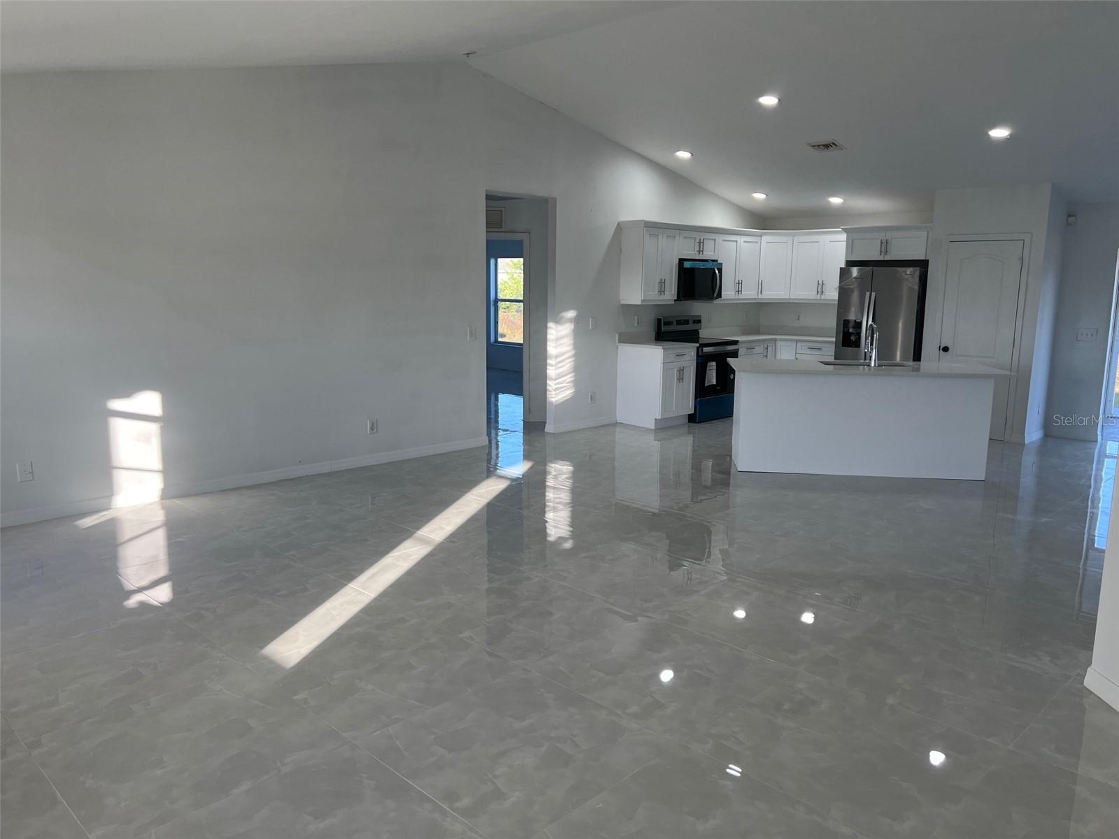 371 PORTAGE AVE, LEHIGH ACRES, FL, 33974