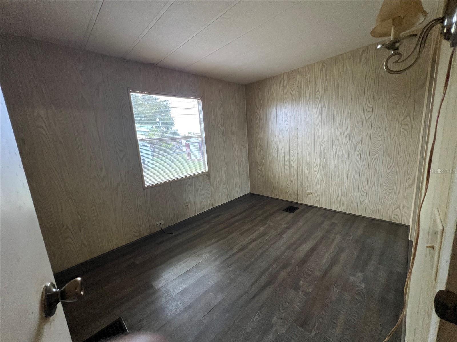 1016 BELMONT CIR, TAVARES, FL, 32778