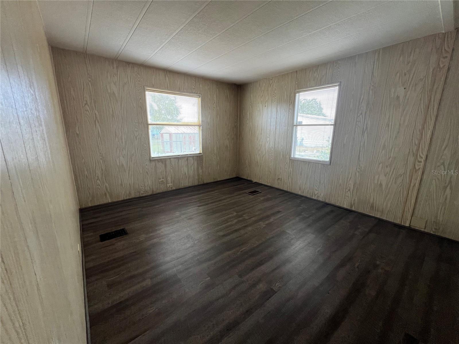 1016 BELMONT CIR, TAVARES, FL, 32778
