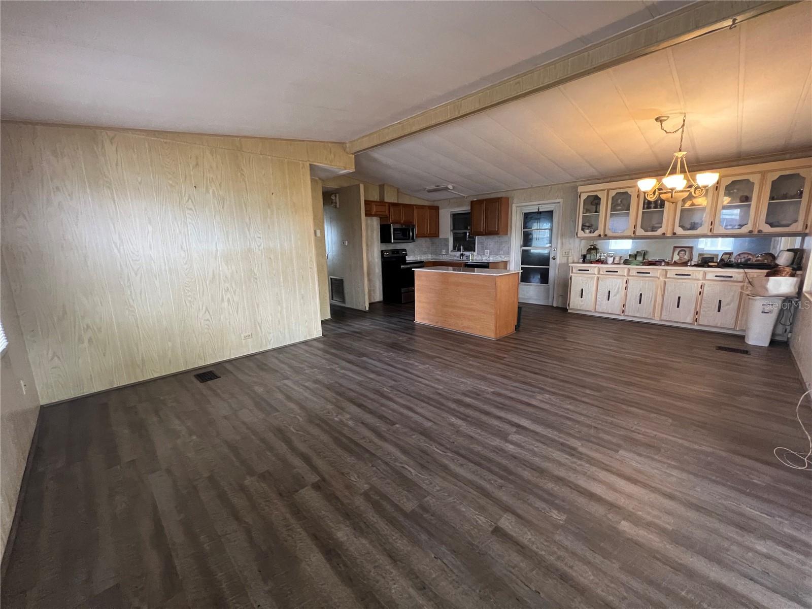 1016 BELMONT CIR, TAVARES, FL, 32778