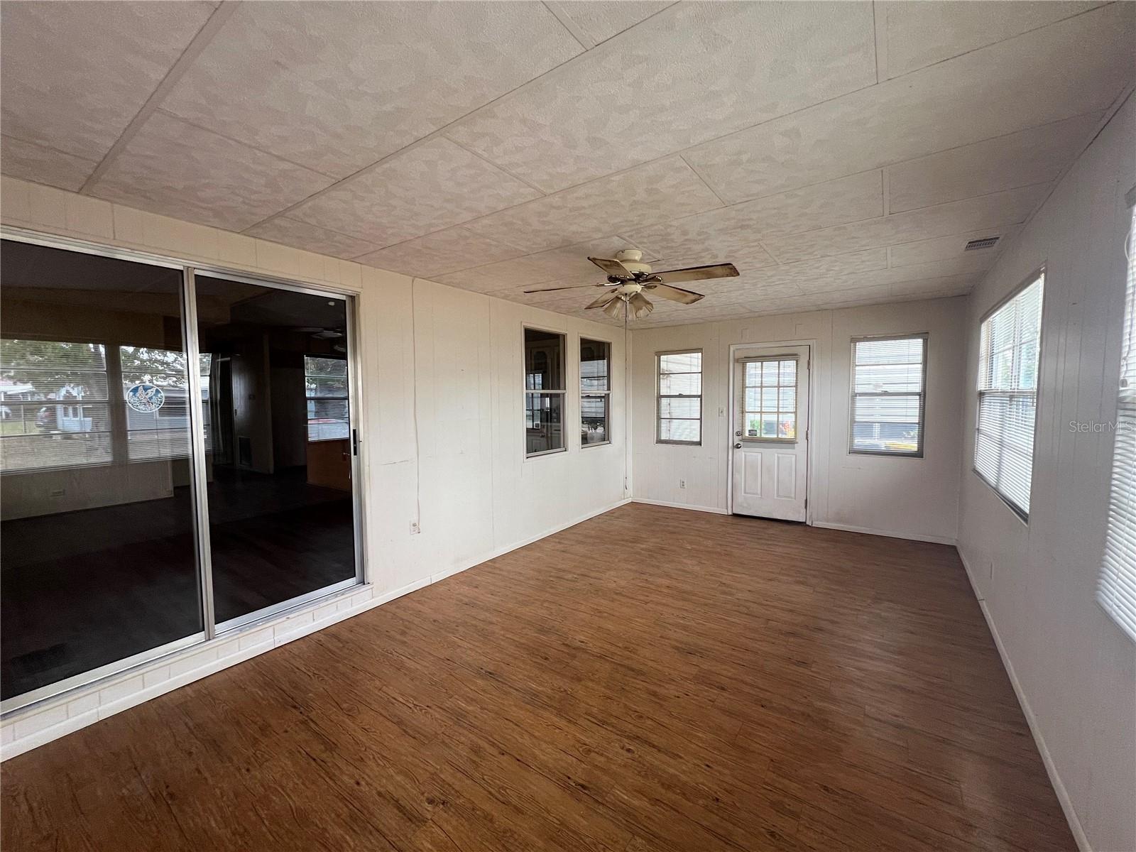 1016 BELMONT CIR, TAVARES, FL, 32778
