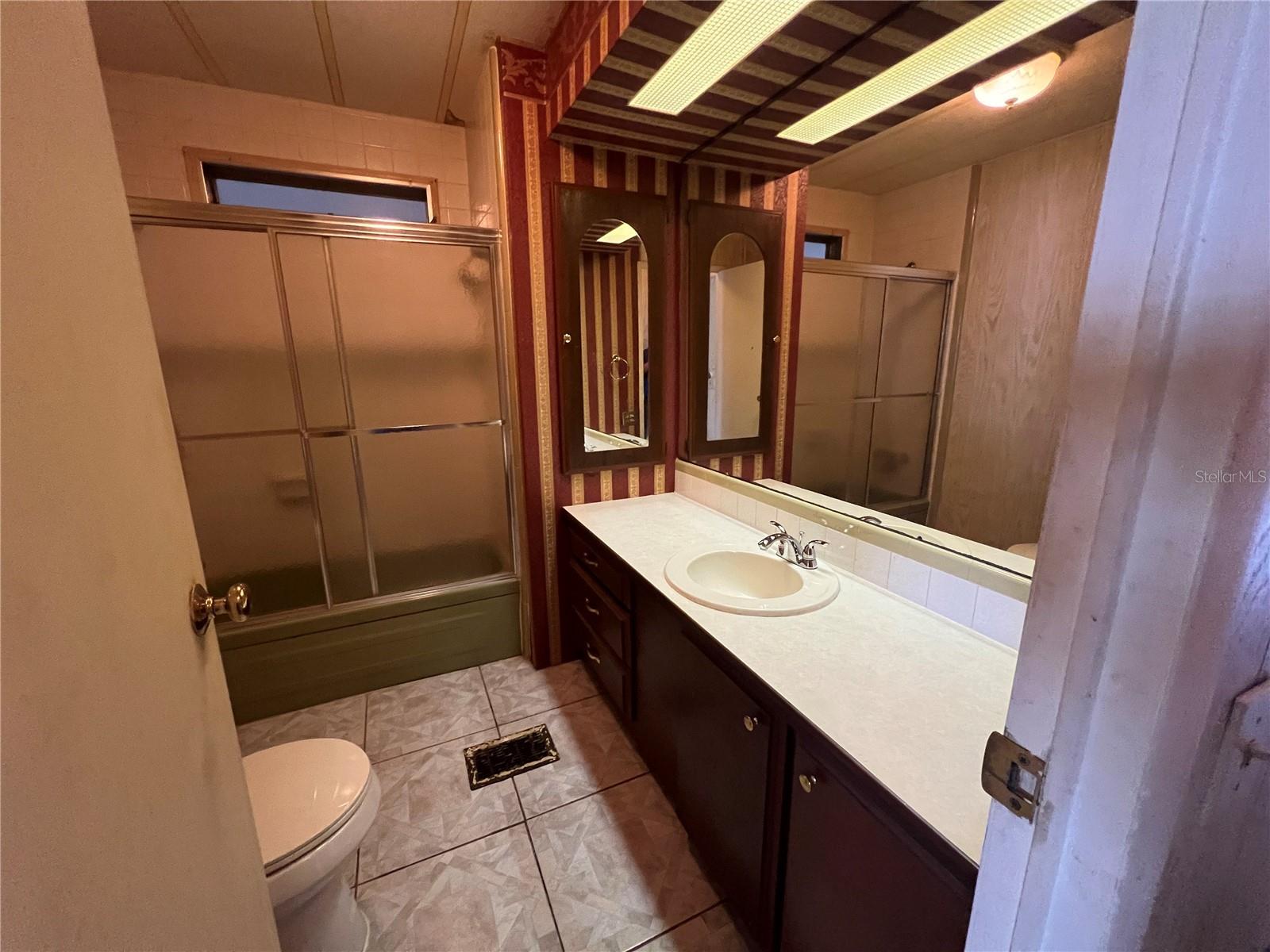 1016 BELMONT CIR, TAVARES, FL, 32778