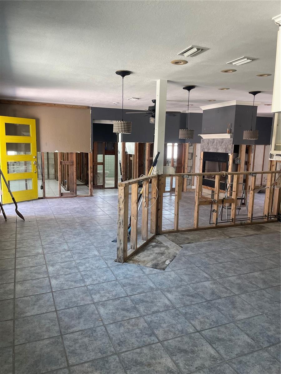 909 MANDALAY AVE, CLEARWATER BEACH, FL, 33767
