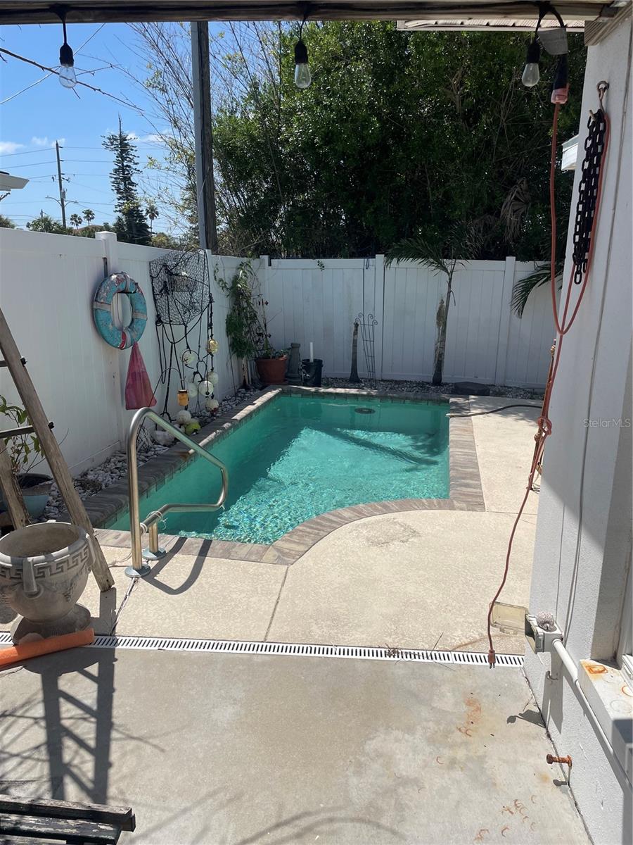909 MANDALAY AVE, CLEARWATER BEACH, FL, 33767