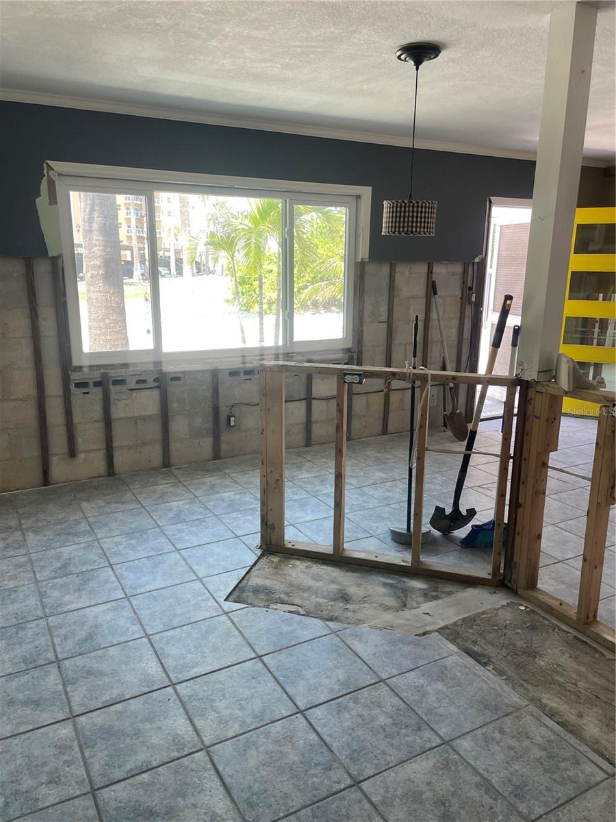 909 MANDALAY AVE, CLEARWATER BEACH, FL, 33767