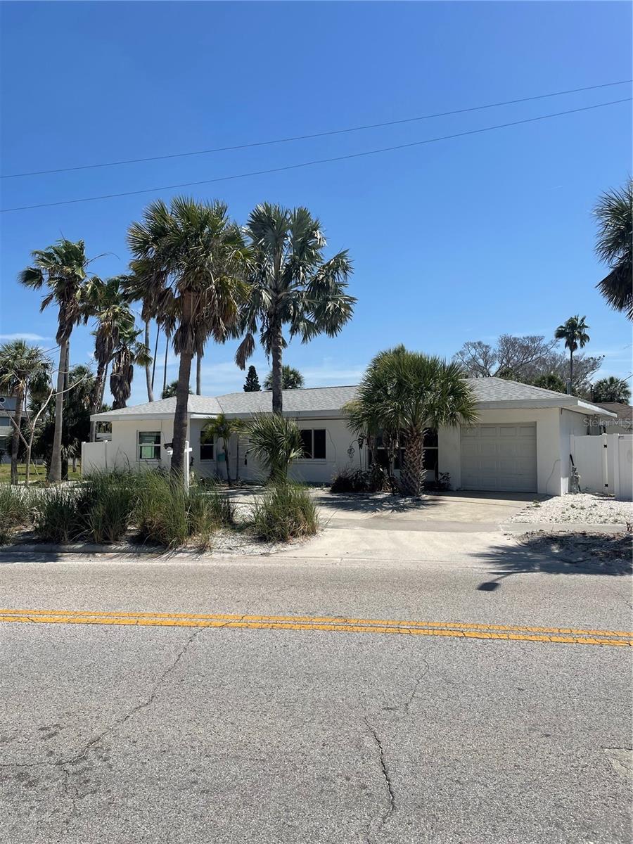 909 MANDALAY AVE, CLEARWATER BEACH, FL, 33767