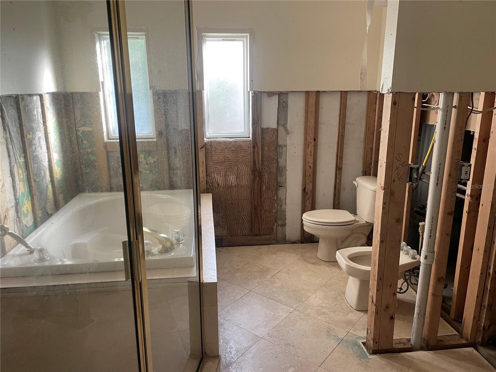 909 MANDALAY AVE, CLEARWATER BEACH, FL, 33767