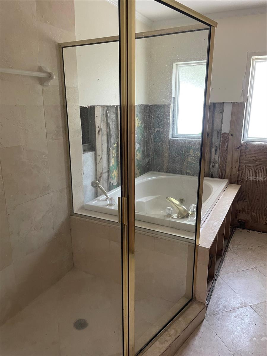 909 MANDALAY AVE, CLEARWATER BEACH, FL, 33767