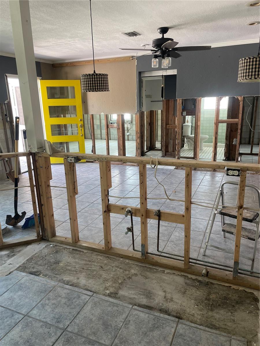 909 MANDALAY AVE, CLEARWATER BEACH, FL, 33767