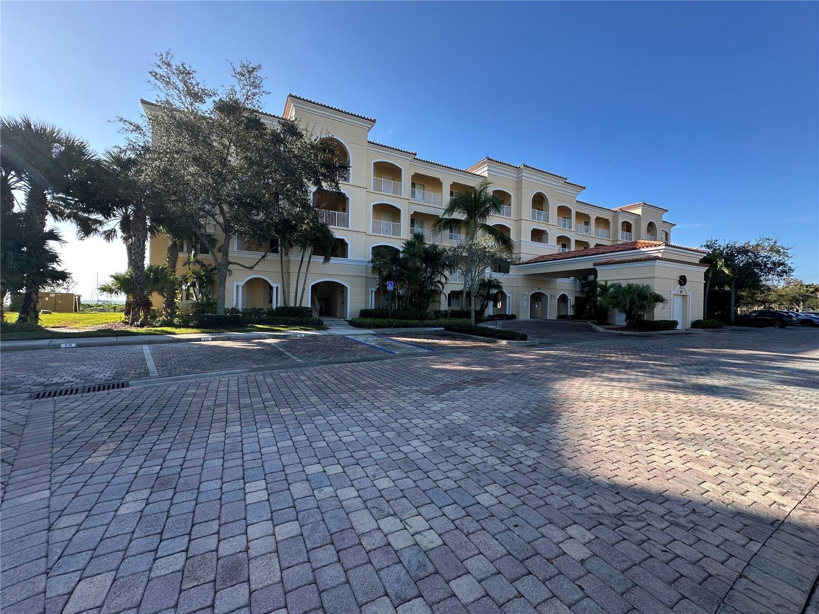 27 HARBOUR ISLE DR W #205, FORT PIERCE, FL, 34949