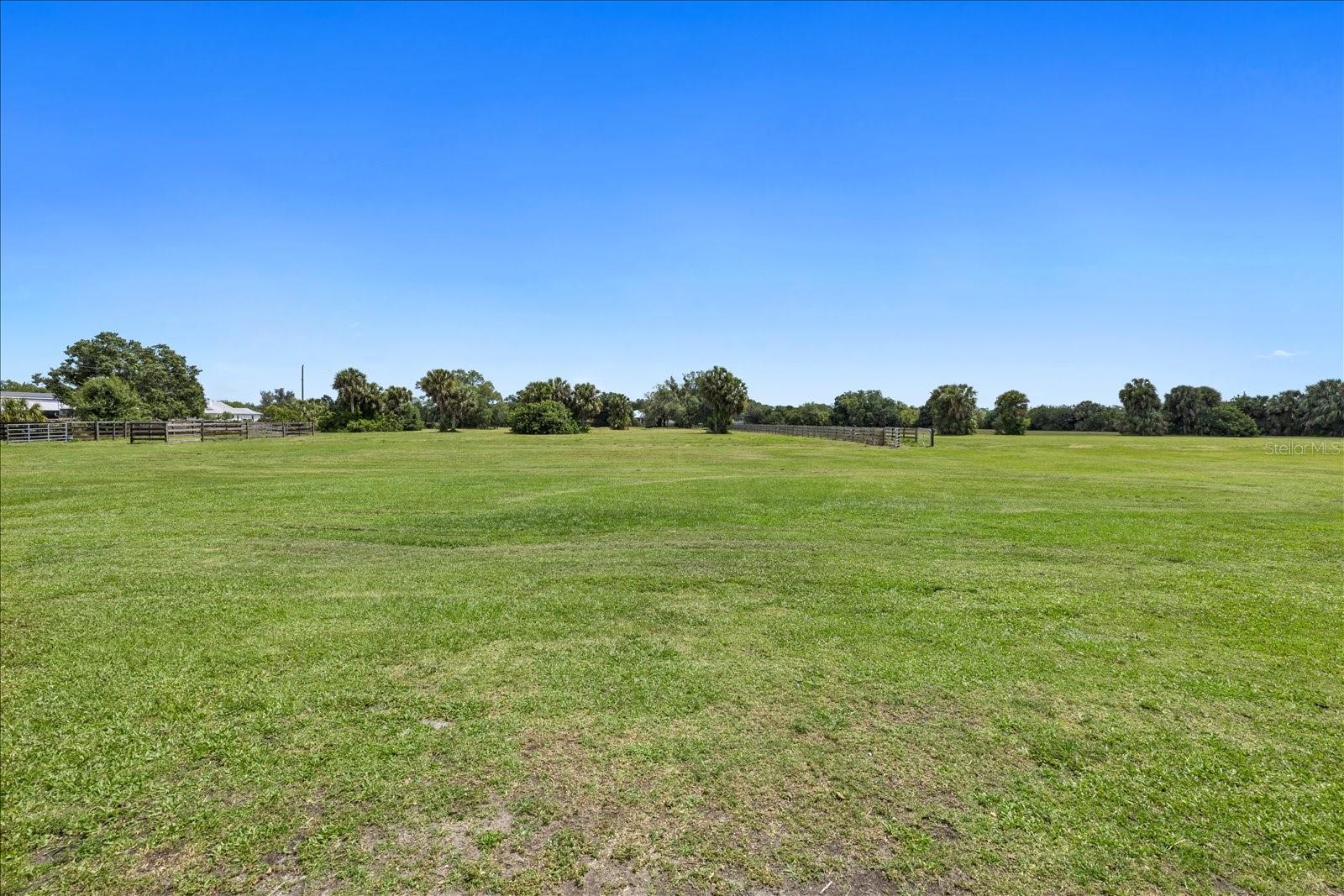 806 N JACKSON RD, VENICE, FL, 34292