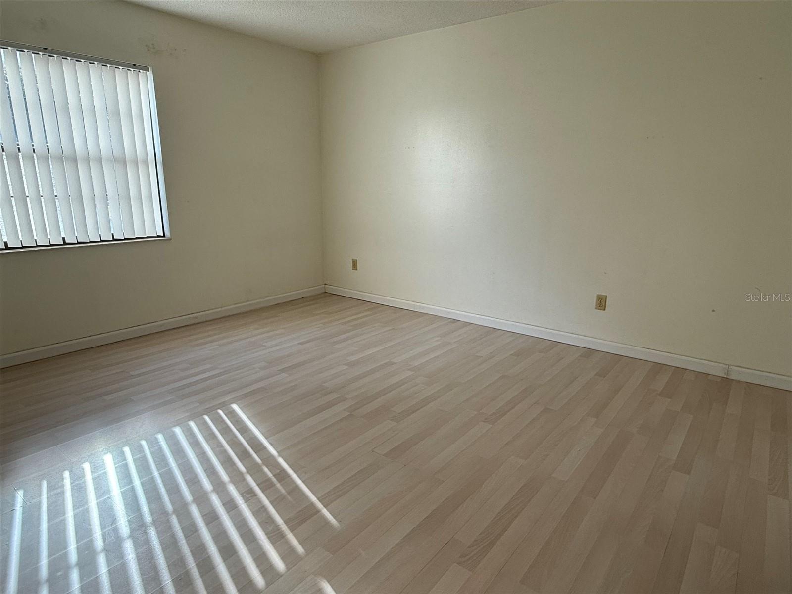 266 E CONSTANCE RD, DEBARY, FL, 32713