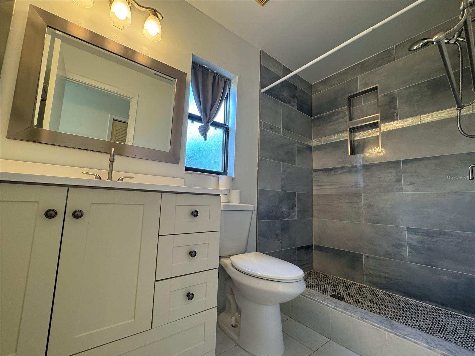 266 E CONSTANCE RD, DEBARY, FL, 32713