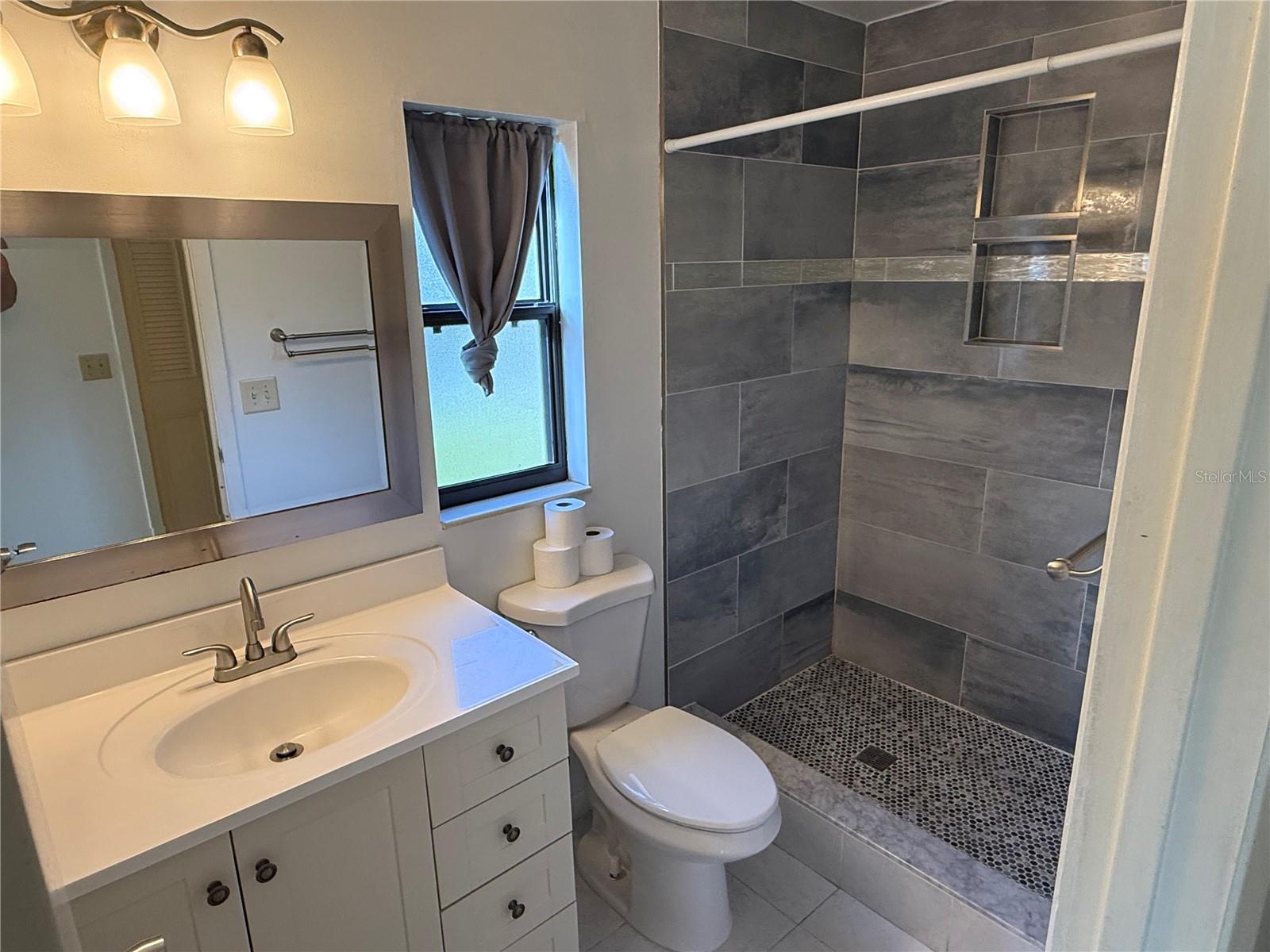 266 E CONSTANCE RD, DEBARY, FL, 32713