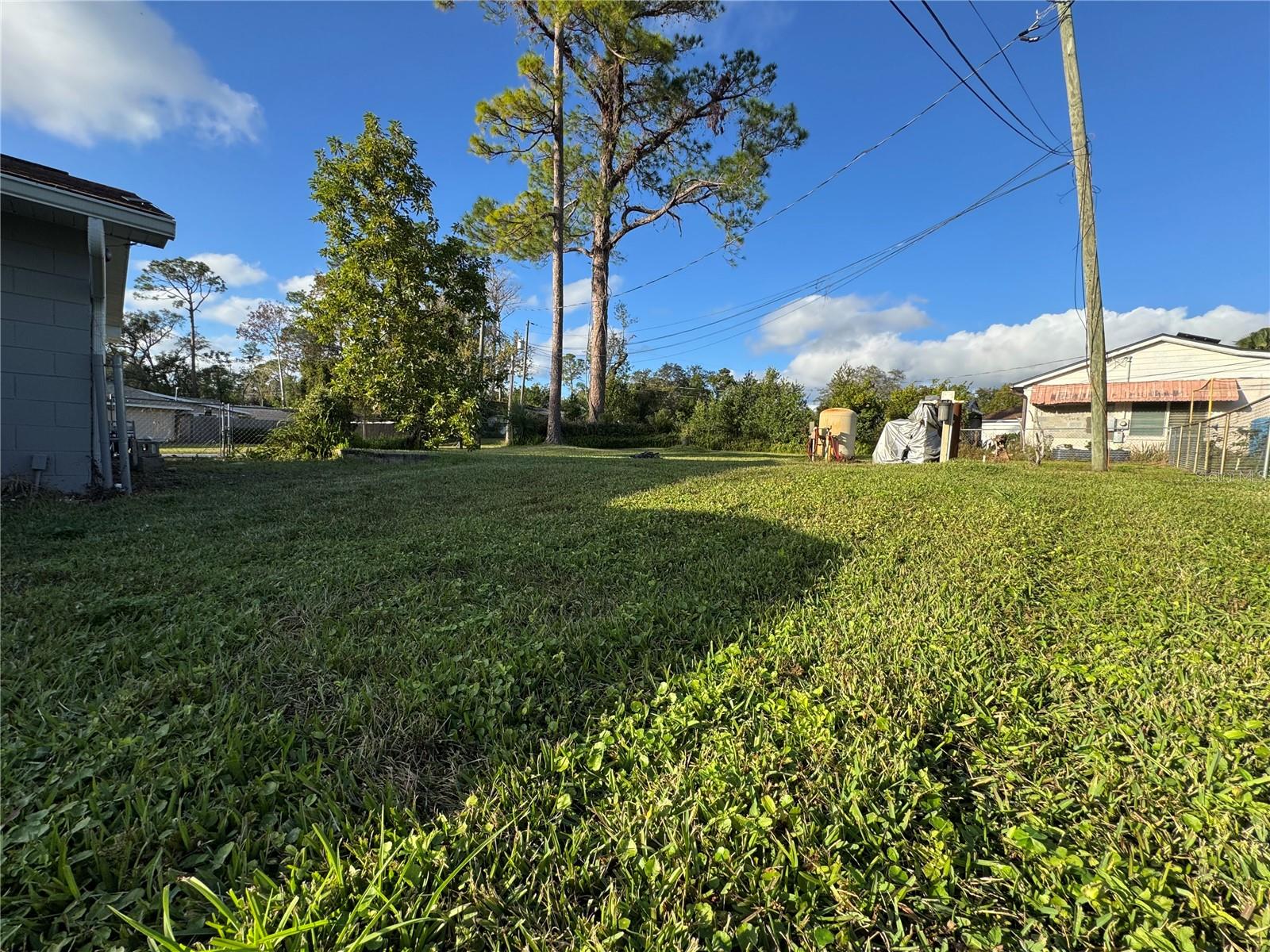 266 E CONSTANCE RD, DEBARY, FL, 32713