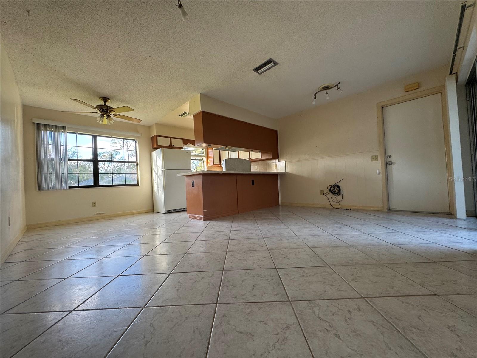 266 E CONSTANCE RD, DEBARY, FL, 32713