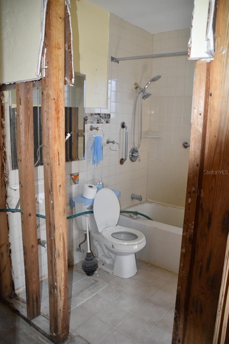 14050 MIRAMAR AVE, MADEIRA BEACH, FL, 33708