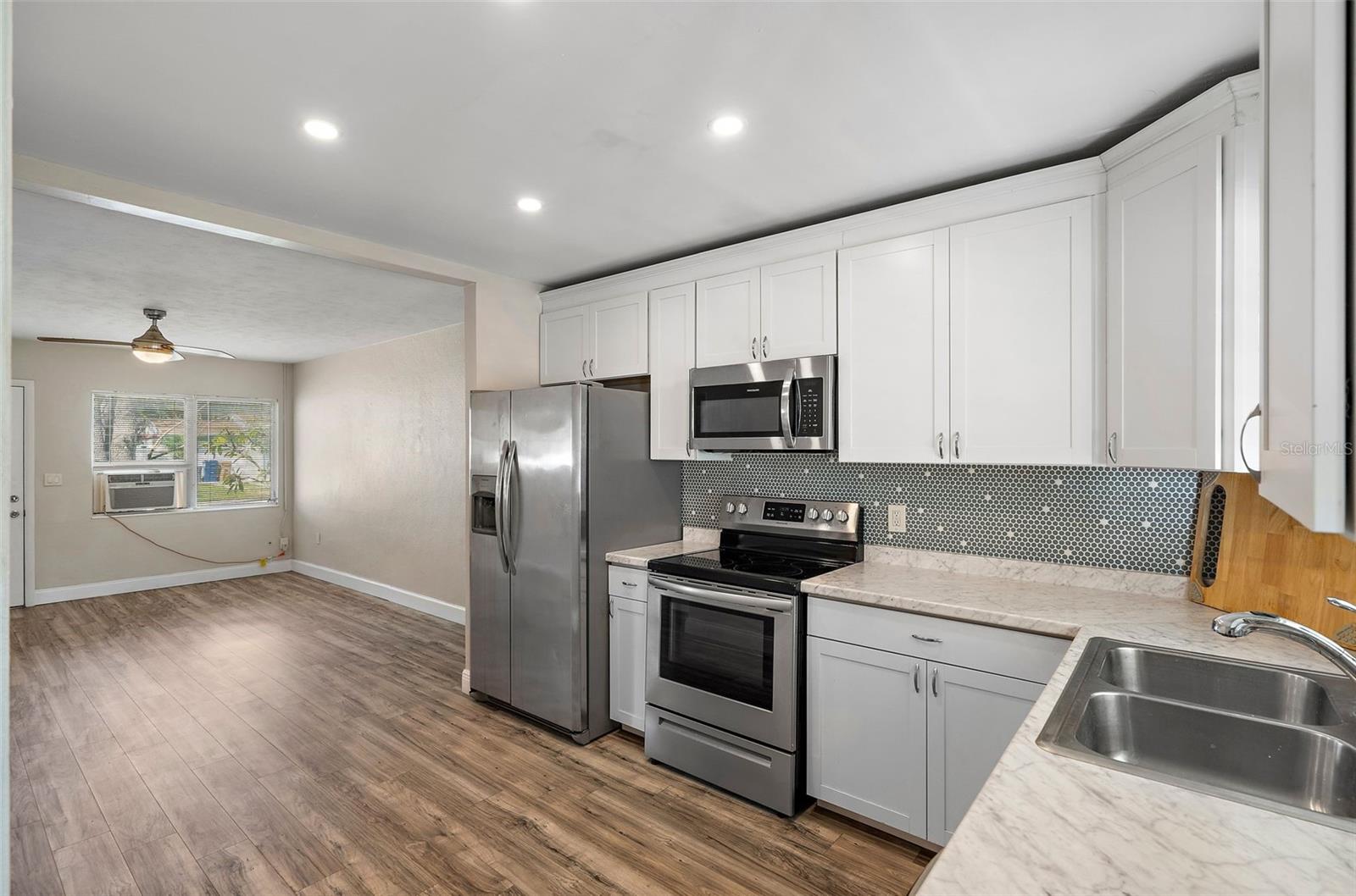 14050 MIRAMAR AVE, MADEIRA BEACH, FL, 33708