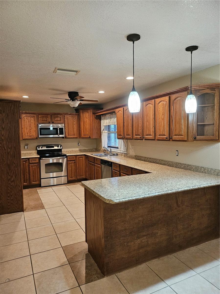 604 SANDALWOOD DR, PLANT CITY, FL, 33563