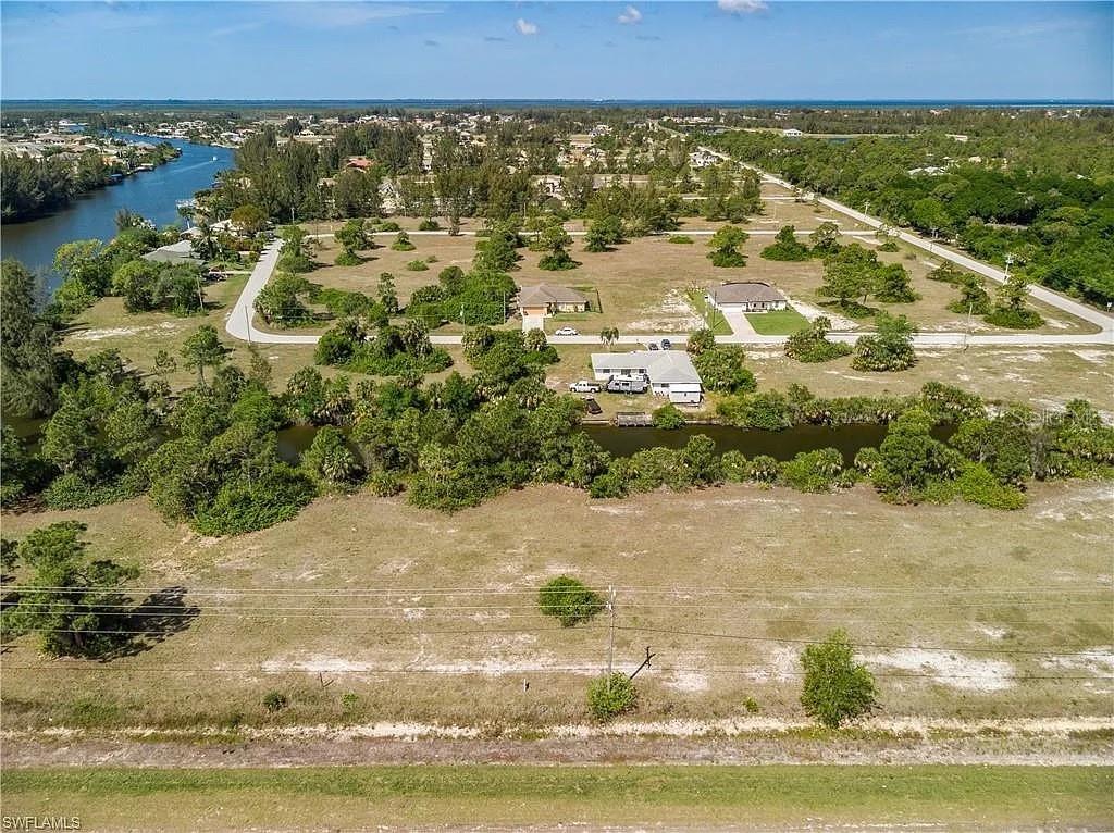 2316 BURNT STORE RD, CAPE CORAL, FL, 33993
