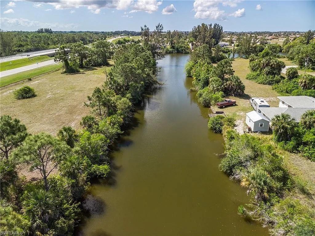 2316 BURNT STORE RD, CAPE CORAL, FL, 33993