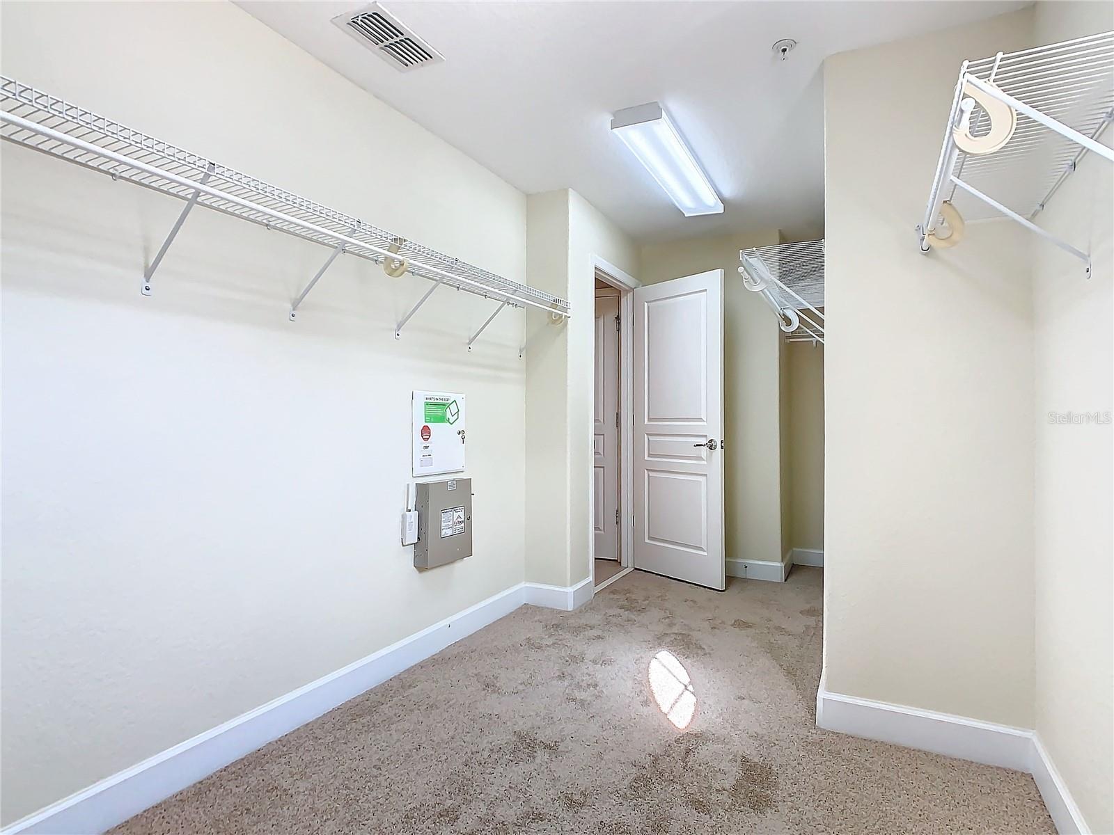 1300 GILFORD POINT LN #1300, DAVENPORT, FL, 33896
